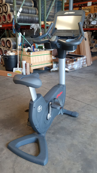 Life Fitness 95Ce Discover SE Series Upright Life Cycle - USED ...