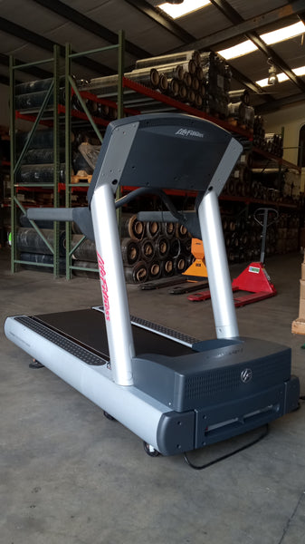 Life Fitness CLST Treadmill (USED)