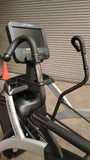 Life Fitness Discover SE3HD Total Body Arc Trainer (USED)