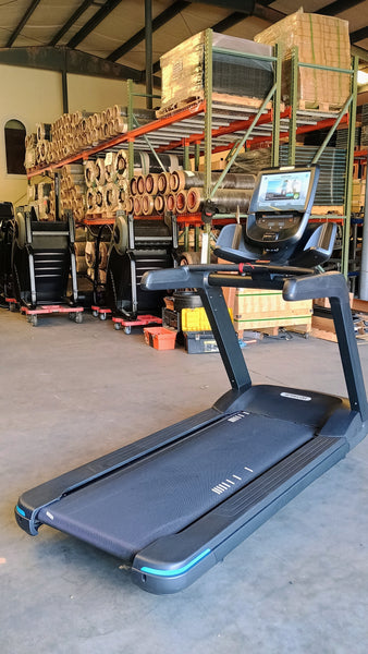 Precor Treadmill TRM 631- 661-681 w/ P82 Console (USED)