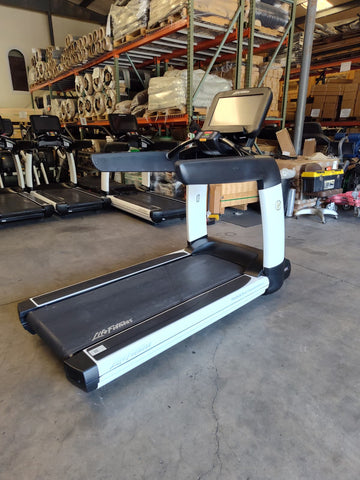 Life Fitness 95T Discover SE3 Treadmill - White (USED) - Contact us for pricing